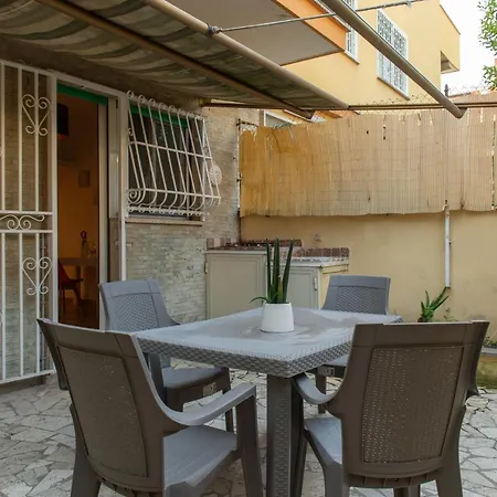 Pantarei Apartment *